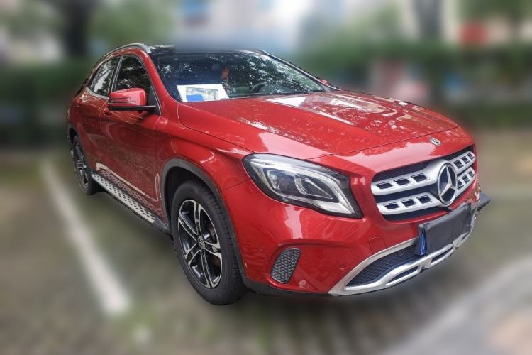 Used Mercedes-Benz GLA 2018 GLA 200 Fashion Model Front Right 45 Deg