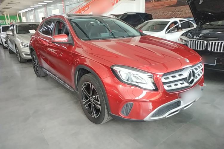 Used Mercedes-Benz GLA 2018 GLA 200 Fashion Model Front Right 45 Deg