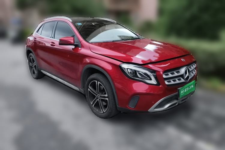 Used Mercedes-Benz GLA 2018 GLA 200 Fashion Model Front Right 45 Deg