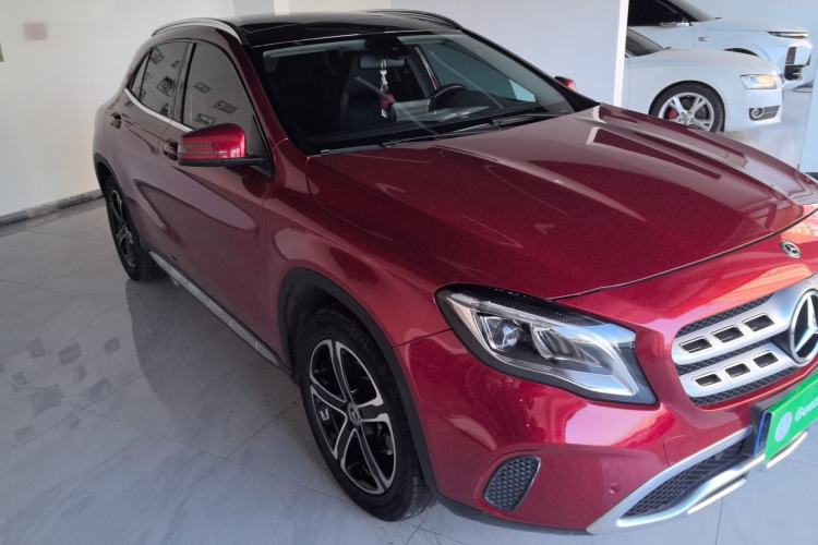 Used Mercedes-Benz GLA 2018 GLA 200 Fashion Model Front Right 45 Deg