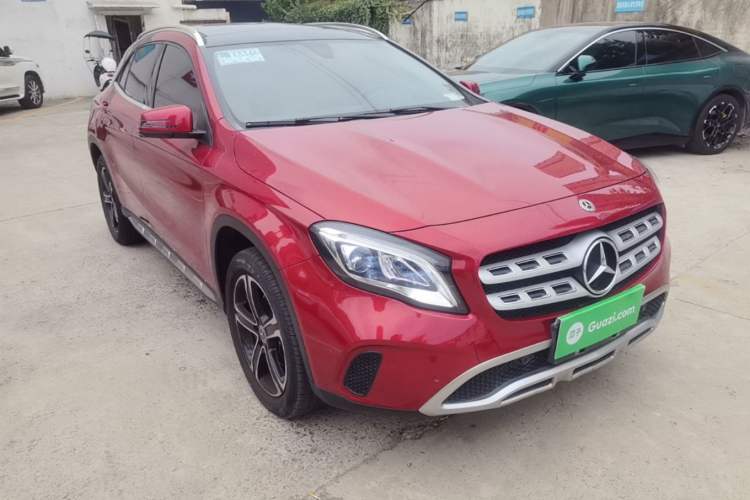 Used Mercedes-Benz GLA 2018 GLA 200 Fashion Model Front Right 45 Deg