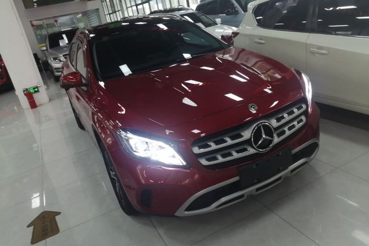 Used Mercedes-Benz GLA 2018 GLA 200 Fashion Model Front Right 45 Deg