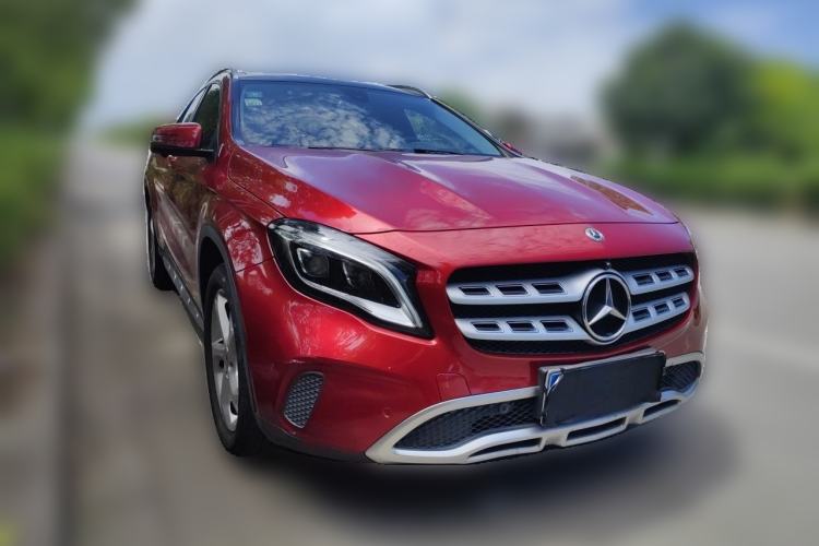 Used Mercedes-Benz GLA 2018 GLA 200 Sport Edition Front Right 45 Deg