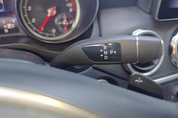 Used Mercedes-Benz GLA 2018 GLA 200 Fashion Model Gear Lever