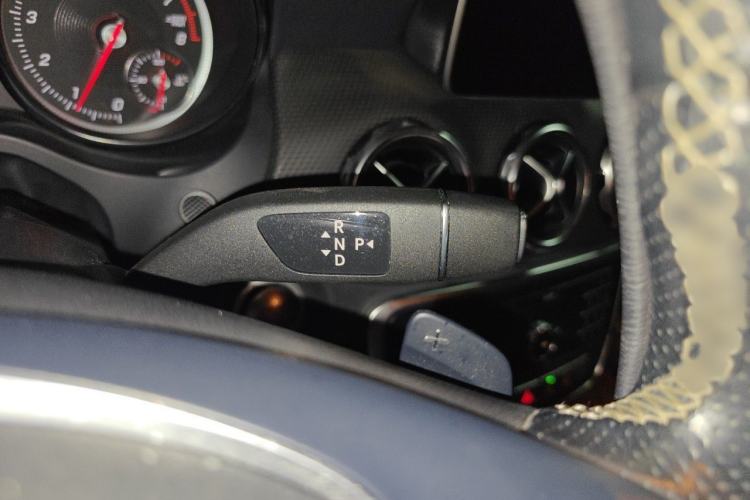 Used Mercedes-Benz GLA 2018 GLA 200 Fashion Model Gear Lever
