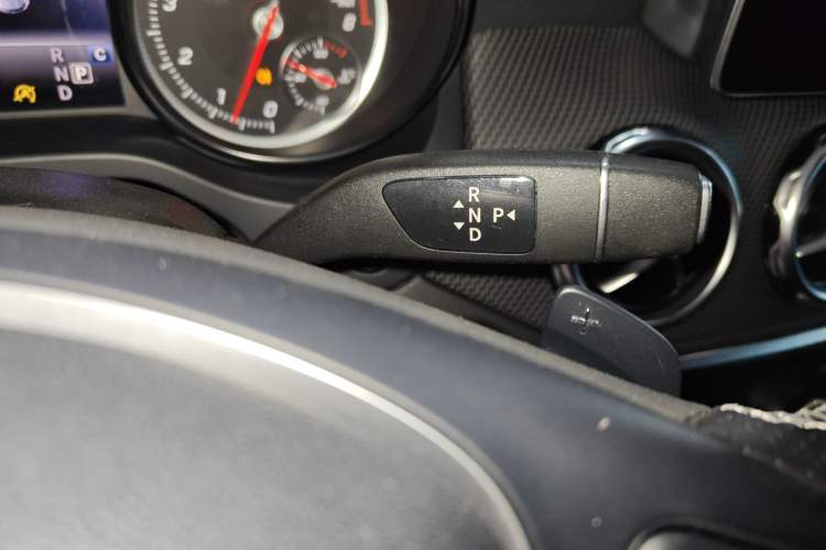 Used Mercedes-Benz GLA 2018 GLA 220 4MATIC Sport Edition Gear Lever