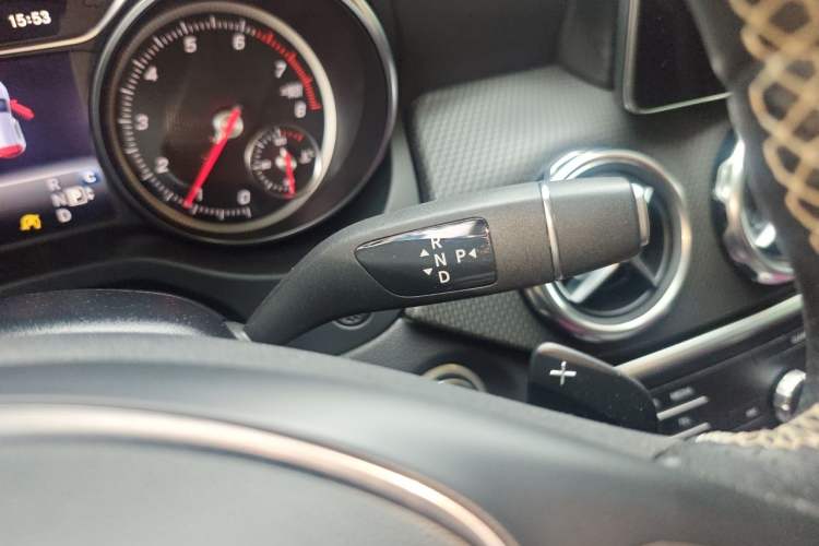 Used Mercedes-Benz GLA 2018 GLA 200 Fashion Model Gear Lever
