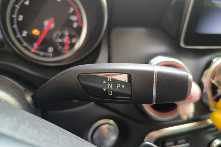 Used Mercedes-Benz GLA 2018 GLA 200 Sport Edition Gear Lever