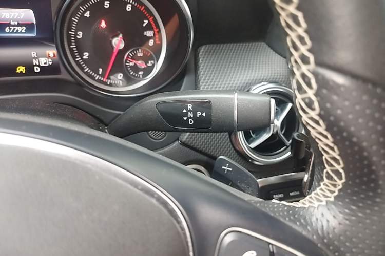Used Mercedes-Benz GLA 2018 GLA 220 4MATIC Sport Edition Gear Lever