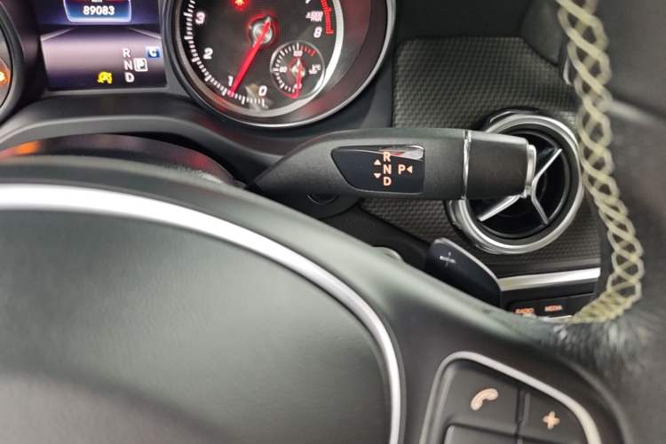 Used Mercedes-Benz GLA 2018 GLA 220 4MATIC Sport Edition Gear Lever