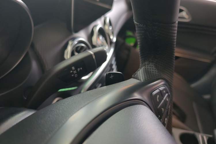 Used Mercedes-Benz GLA 2018 GLA 200 Sport Edition Gear Lever
