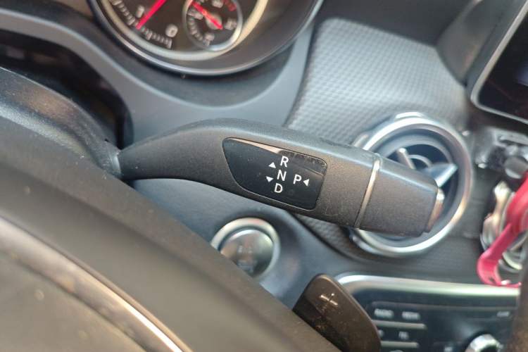 Used Mercedes-Benz GLA 2018 GLA 200 Fashion Model Gear Lever