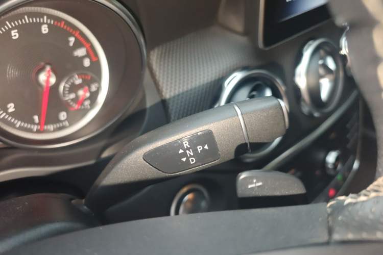Used Mercedes-Benz GLA 2018 GLA 200 Sport Edition Gear Lever
