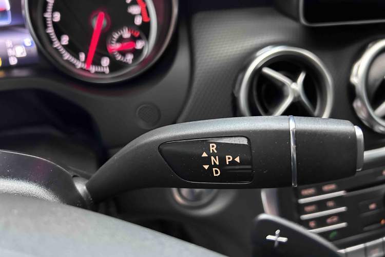 Used Mercedes-Benz GLA 2018 GLA 220 4MATIC Sport Edition Gear Lever