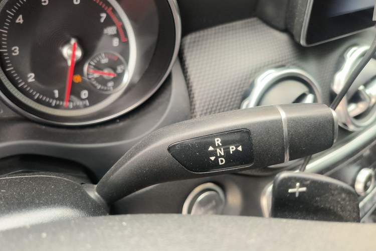 Used Mercedes-Benz GLA 2018 GLA 200 Fashion Model Gear Lever