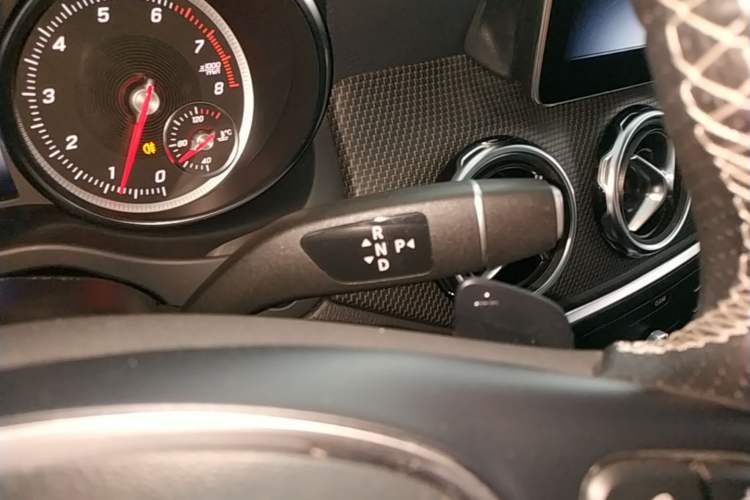 Used Mercedes-Benz GLA 2018 GLA 200 Fashion Model Gear Lever
