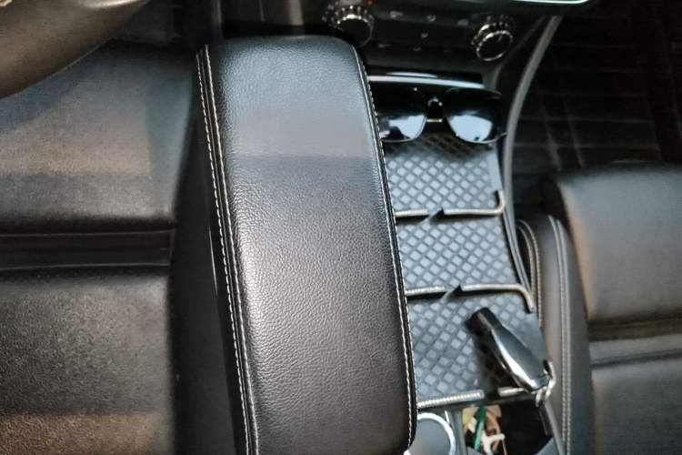 Used Mercedes-Benz GLA 2018 GLA 200 Fashion Model Gear Lever