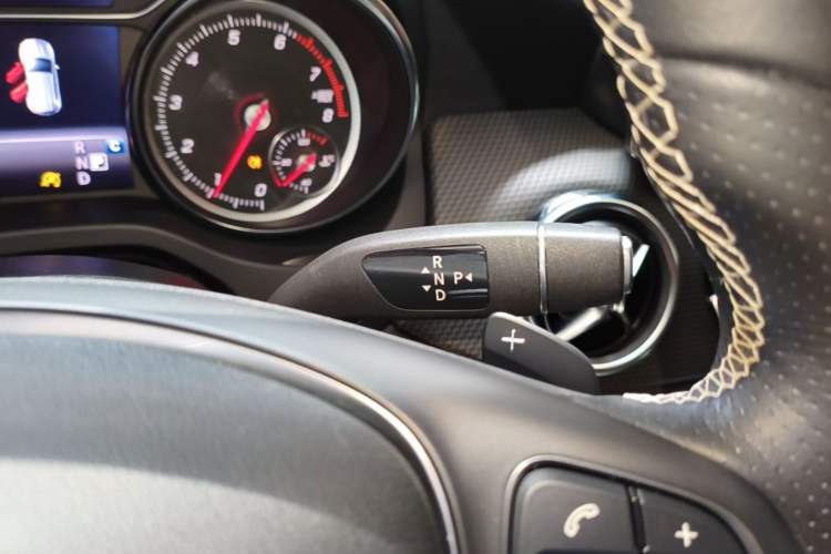 Used Mercedes-Benz GLA 2018 GLA 200 Fashion Model Gear Lever