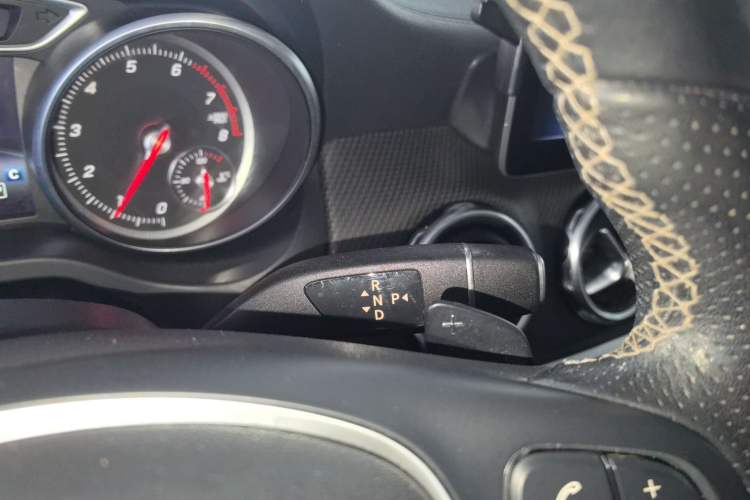 Used Mercedes-Benz GLA 2018 GLA 200 Fashion Model Gear Lever