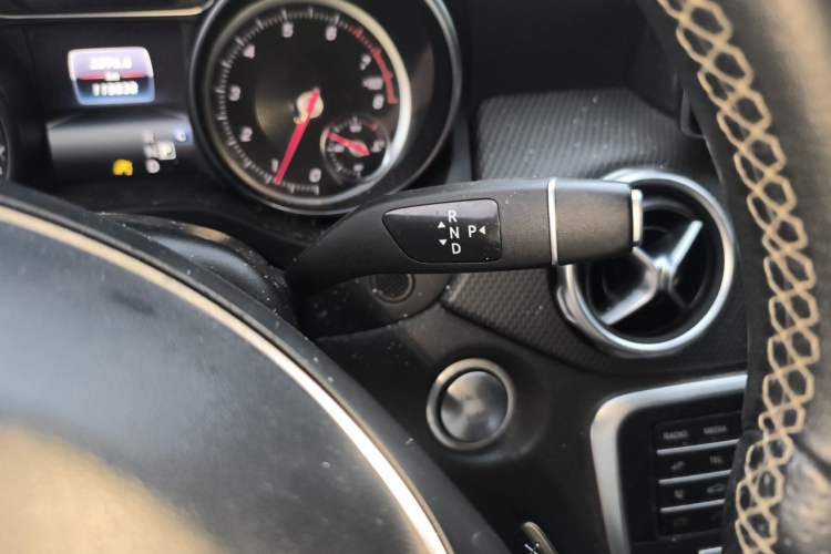 Used Mercedes-Benz GLA 2018 GLA 200 Fashion Model Gear Lever