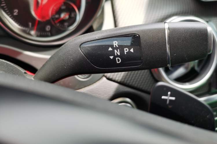 Used Mercedes-Benz GLA 2018 GLA 220 4MATIC Sport Edition Gear Lever