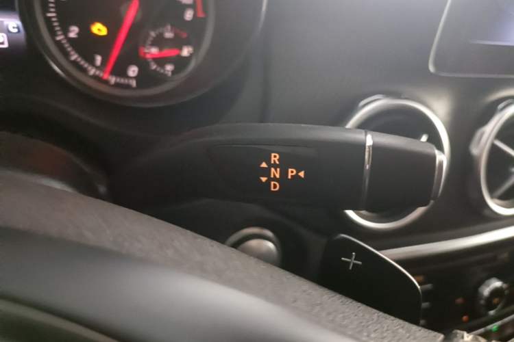 Used Mercedes-Benz GLA 2018 GLA 200 Sport Edition Gear Lever