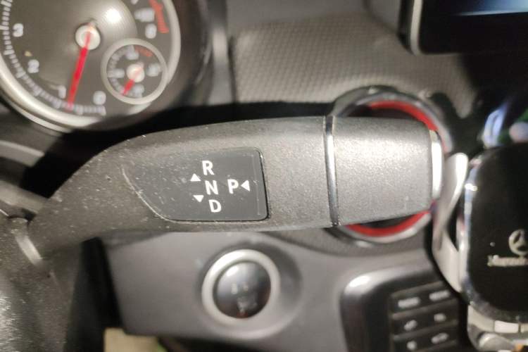 Used Mercedes-Benz GLA 2018 GLA 200 Fashion Model Gear Lever
