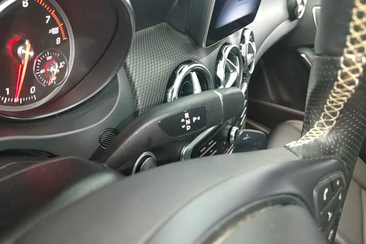 Used Mercedes-Benz GLA 2018 GLA 200 Fashion Model Gear Lever