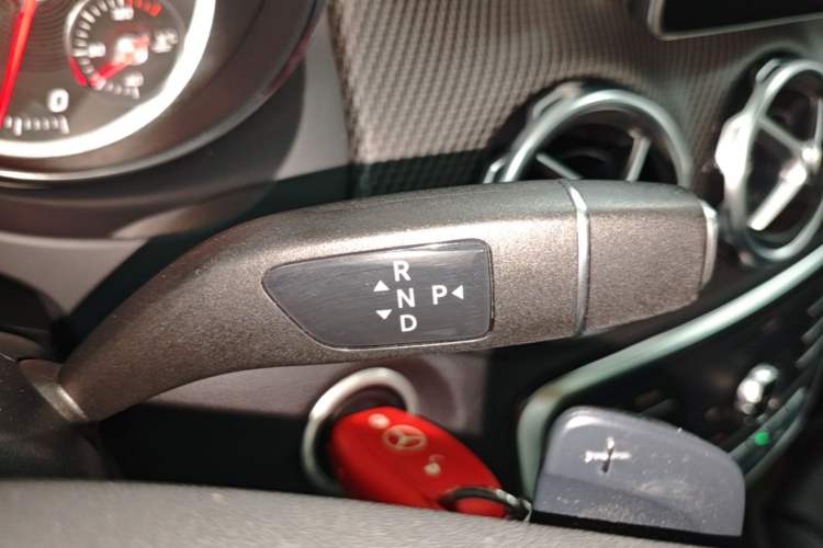 Used Mercedes-Benz GLA 2018 GLA 200 Fashion Model Gear Lever