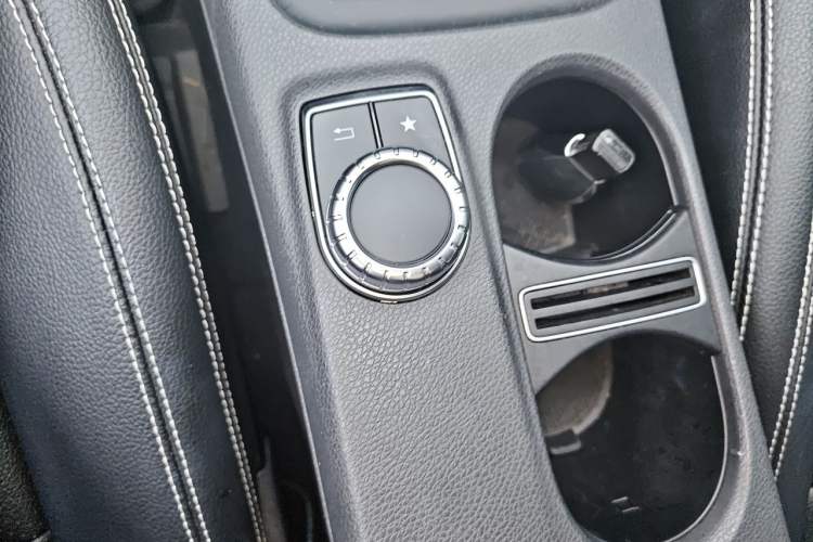 Used Mercedes-Benz GLA 2018 GLA 200 Sport Edition Gear Lever