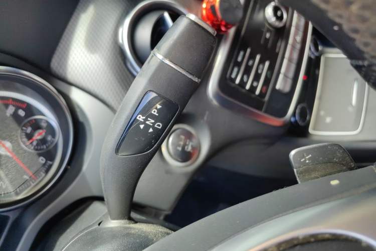 Used Mercedes-Benz GLA 2018 GLA 200 Sport Edition Gear Lever