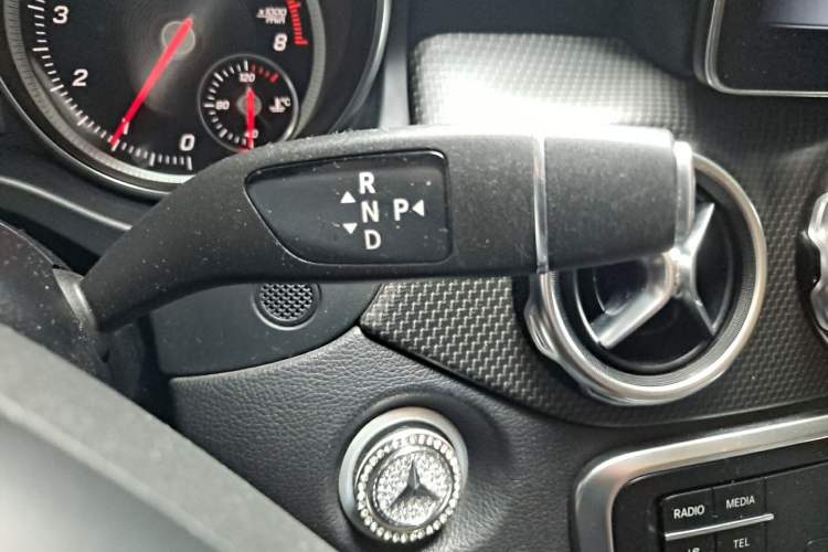 Used Mercedes-Benz GLA 2018 GLA 200 Sport Edition Gear Lever