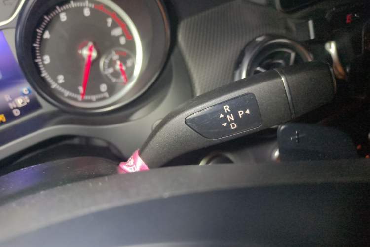 Used Mercedes-Benz GLA 2018 GLA 200 Sport Edition Gear Lever