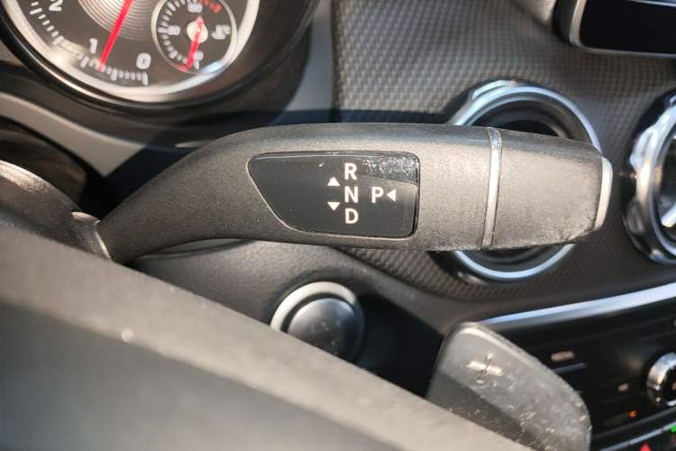 Used Mercedes-Benz GLA 2018 GLA 200 Sport Edition Gear Lever