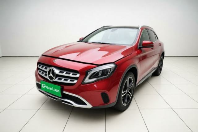 Mercedes-Benz GLA 2018 GLA 200 Fashion Model usado
