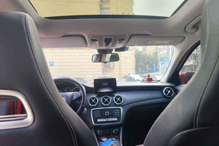 Used Mercedes-Benz GLA 2018 GLA 200 Sport Edition Headliner