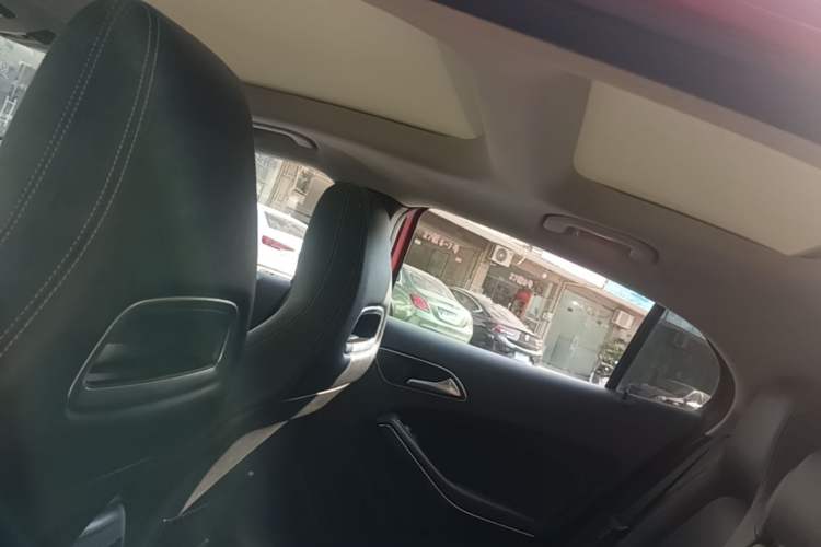 Used Mercedes-Benz GLA 2018 GLA 200 Sport Edition Headliner