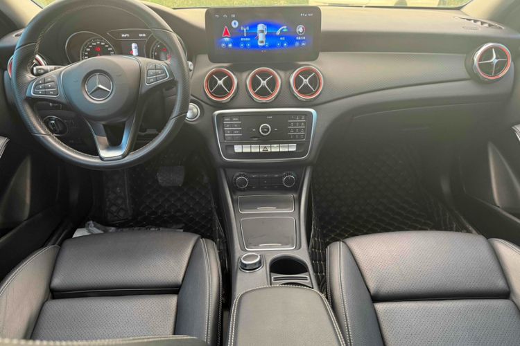 Used Mercedes-Benz GLA 2018 GLA 200 Sport Edition Interior 1
