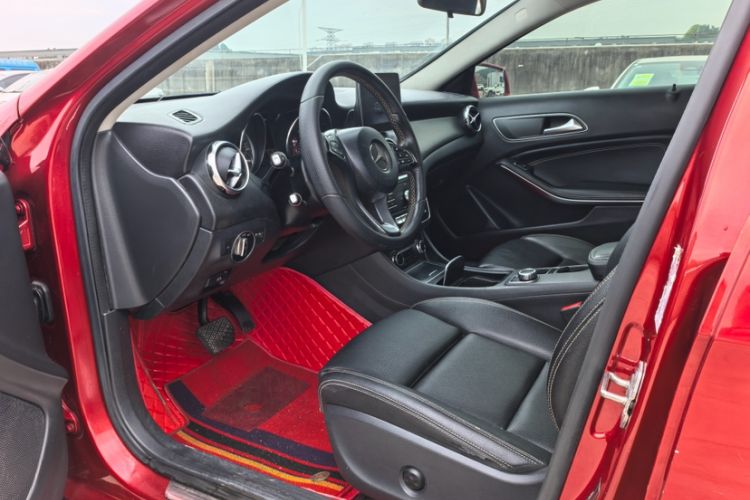 Used Mercedes-Benz GLA 2018 GLA 200 Sport Edition Interior 1