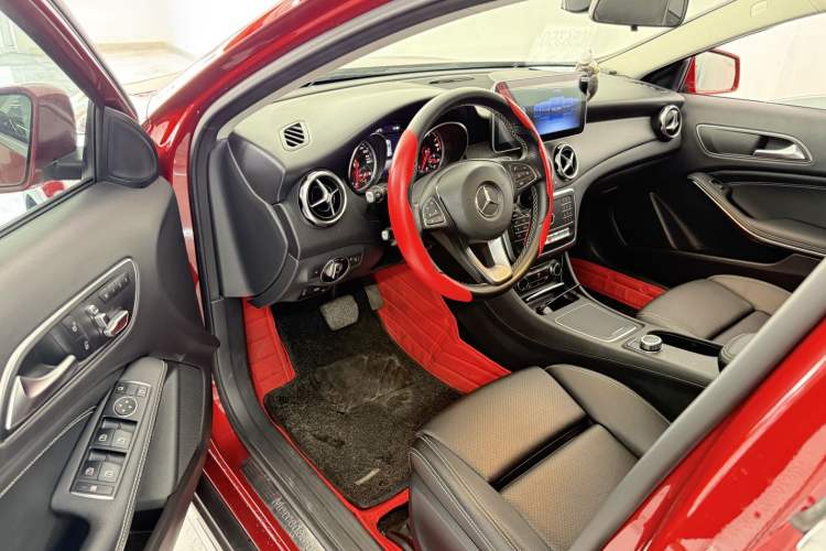 Used Mercedes-Benz GLA 2018 GLA 200 Sport Edition Interior 1