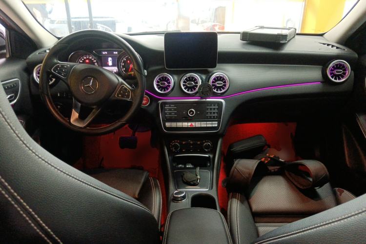 Used Mercedes-Benz GLA 2018 GLA 220 4MATIC Sport Edition Interior 2