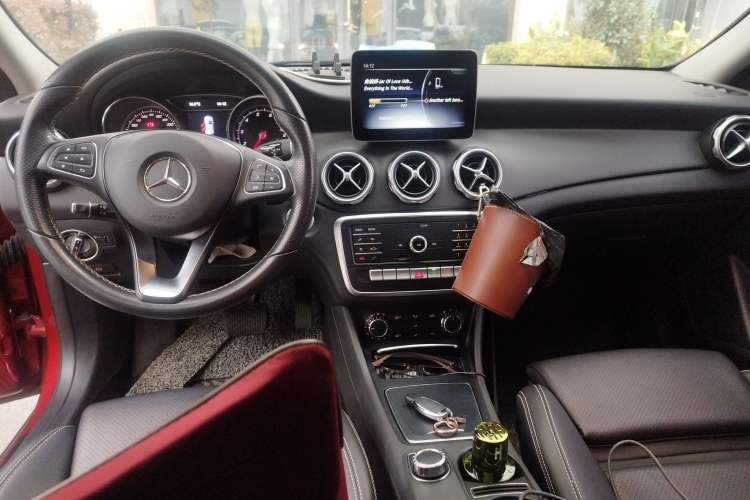 Used Mercedes-Benz GLA 2018 GLA 200 Sport Edition Interior 2
