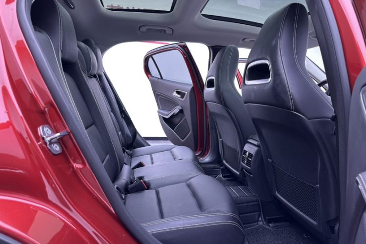 Used Mercedes-Benz GLA 2018 GLA 200 Fashion Model Interior 2