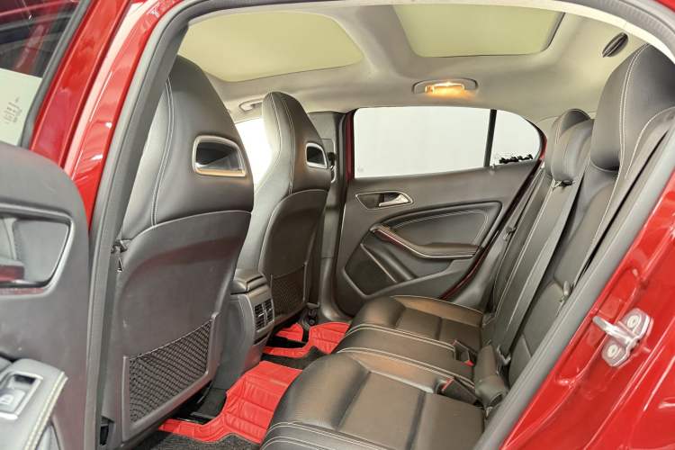 Used Mercedes-Benz GLA 2018 GLA 200 Sport Edition Interior 2