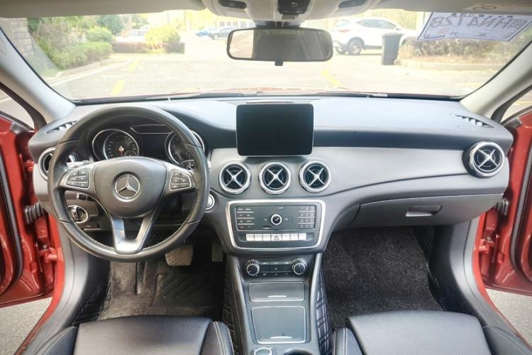 Used Mercedes-Benz GLA 2018 GLA 200 Fashion Model Interior 2