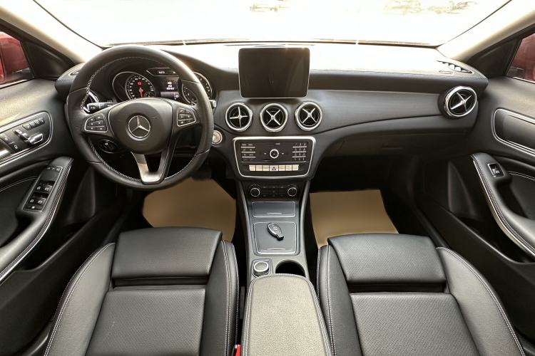Used Mercedes-Benz GLA 2018 GLA 200 Fashion Model Interior 2
