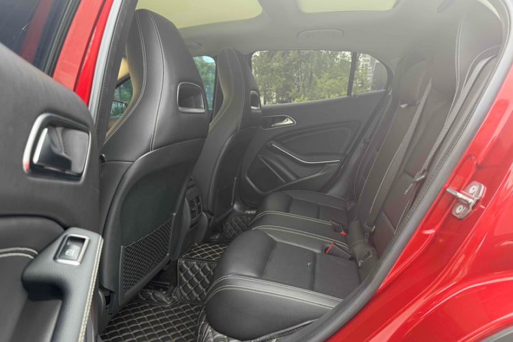 Used Mercedes-Benz GLA 2018 GLA 200 Sport Edition Interior 3