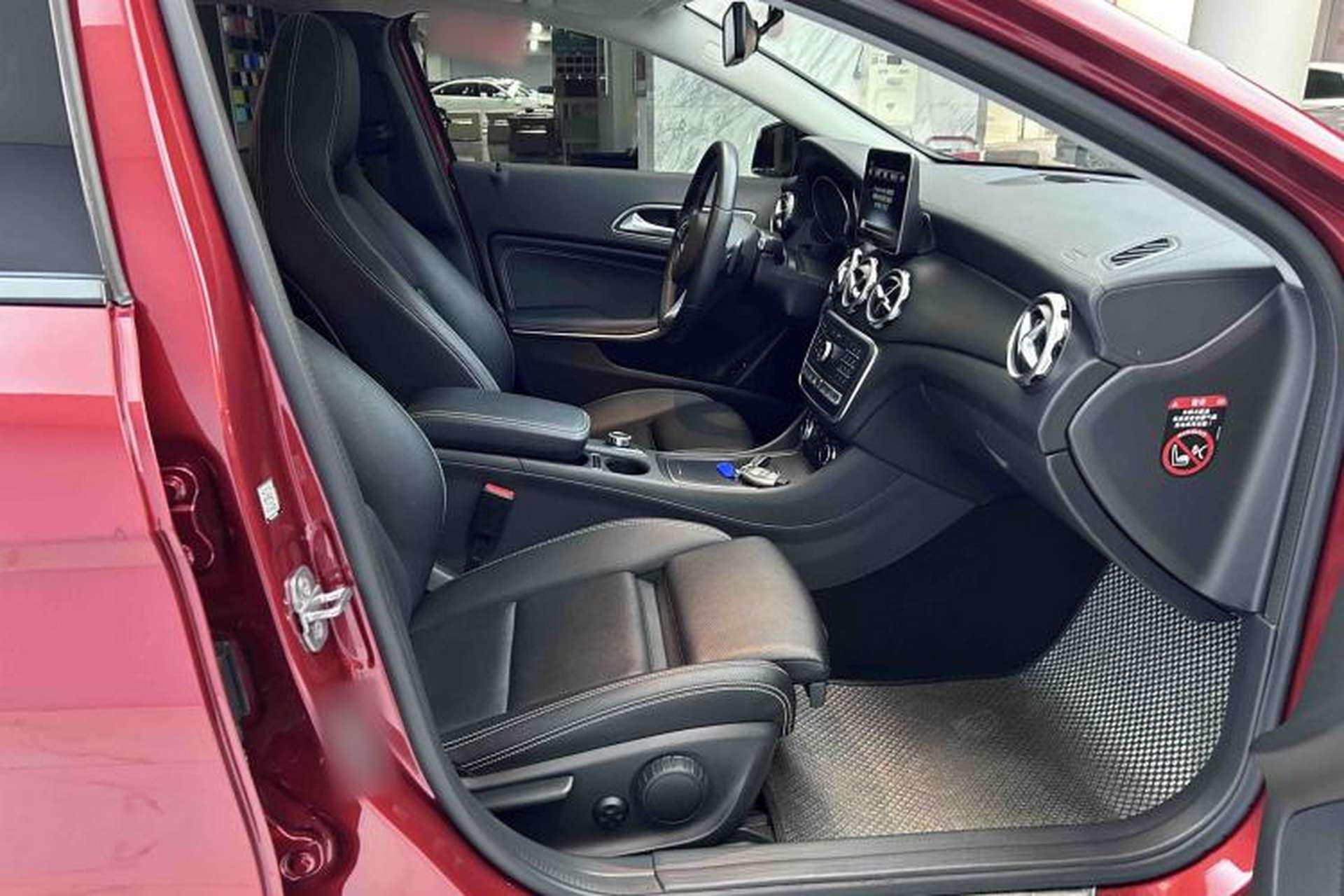 Used Mercedes-Benz GLA 2018 GLA 220 4MATIC Sport Edition Interior 3