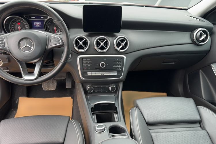 Used Mercedes-Benz GLA 2018 GLA 200 Fashion Model Interior 3