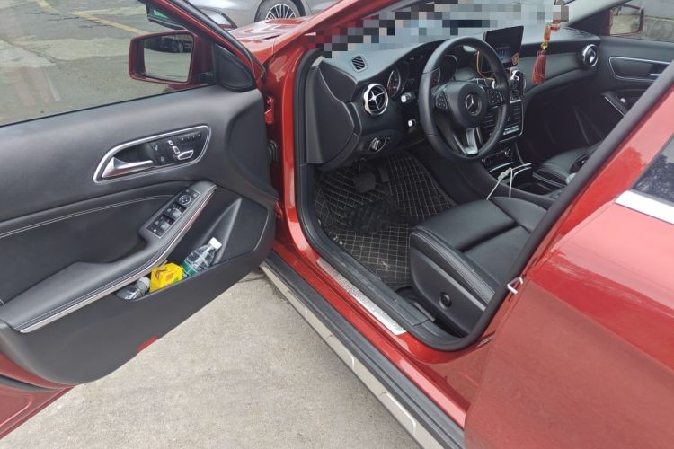 Used Mercedes-Benz GLA 2018 GLA 200 Sport Edition Interior 3